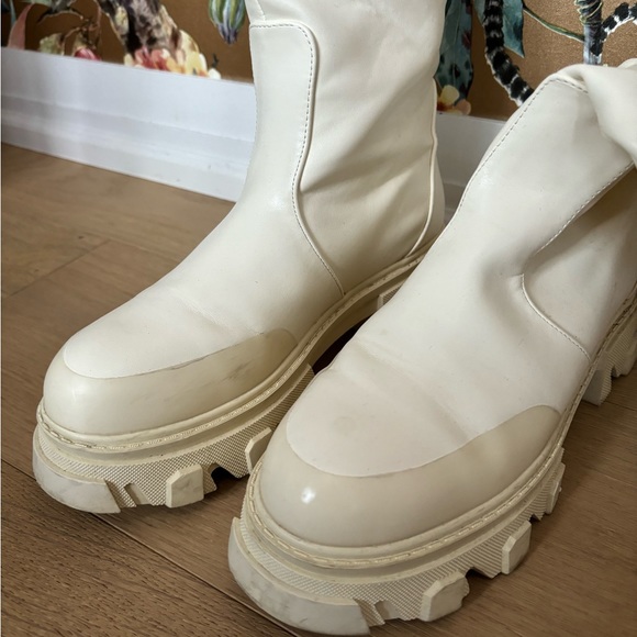 Public desire chunky rubber boots off white cream color - Picture 4 of 4